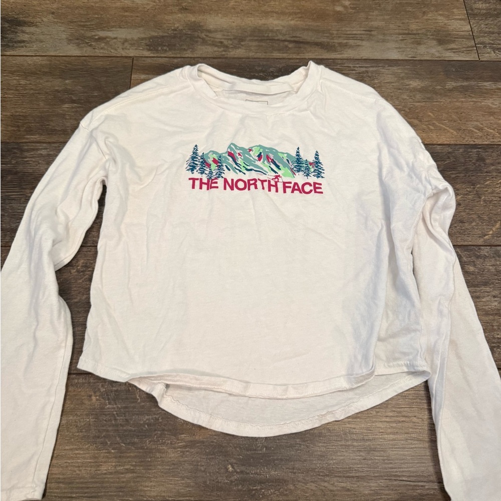The North Face White Long Sleeve Shirt girls
Medium 10